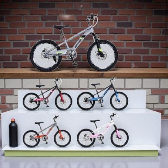 صورة دراجة النجوم 18 إنش للأطفال – خفيفة وآمنة ولونها يلفت